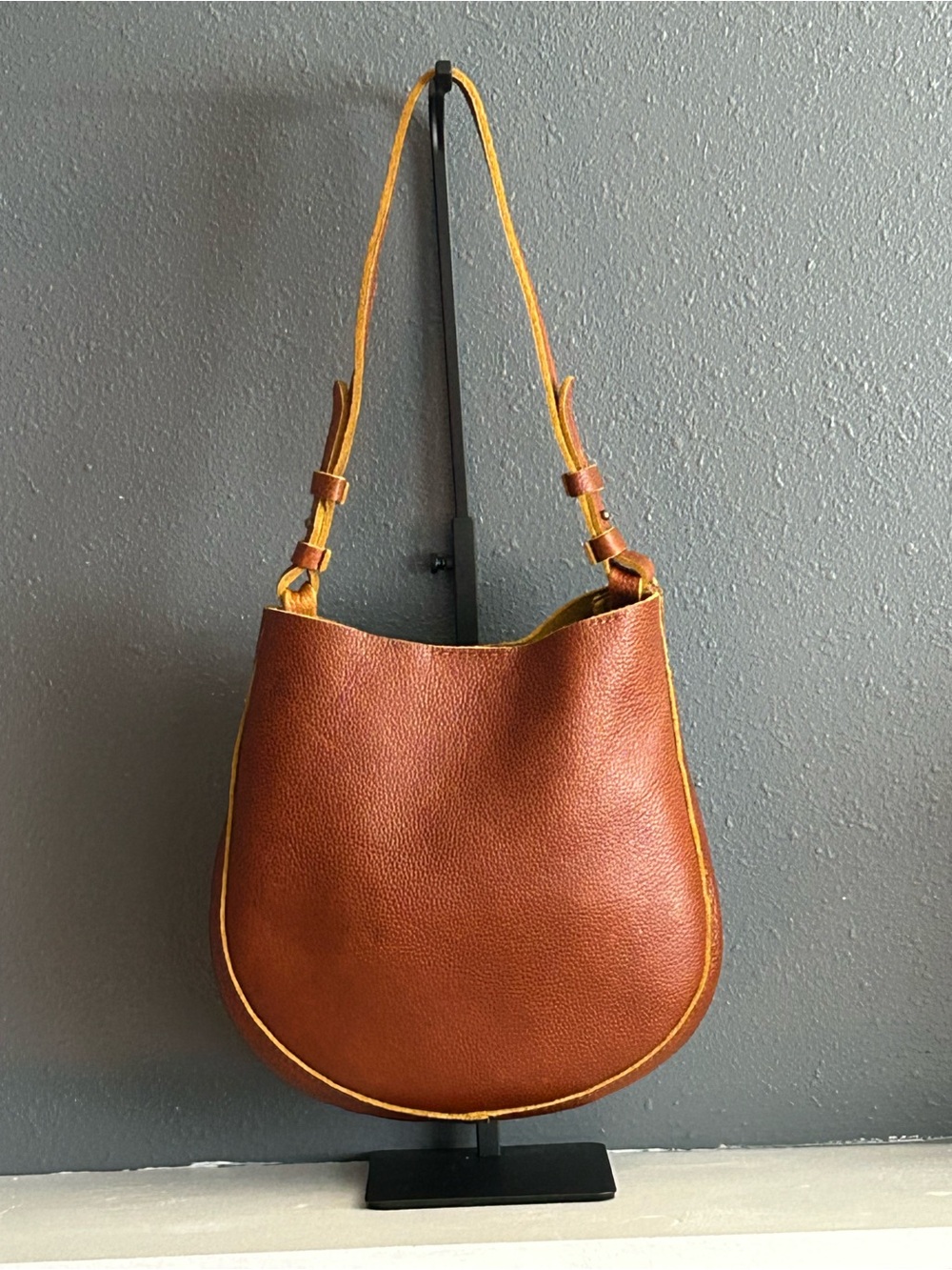 Portland Leather Olivia Shoulder Bag in Sienna - Picture 4 of 8